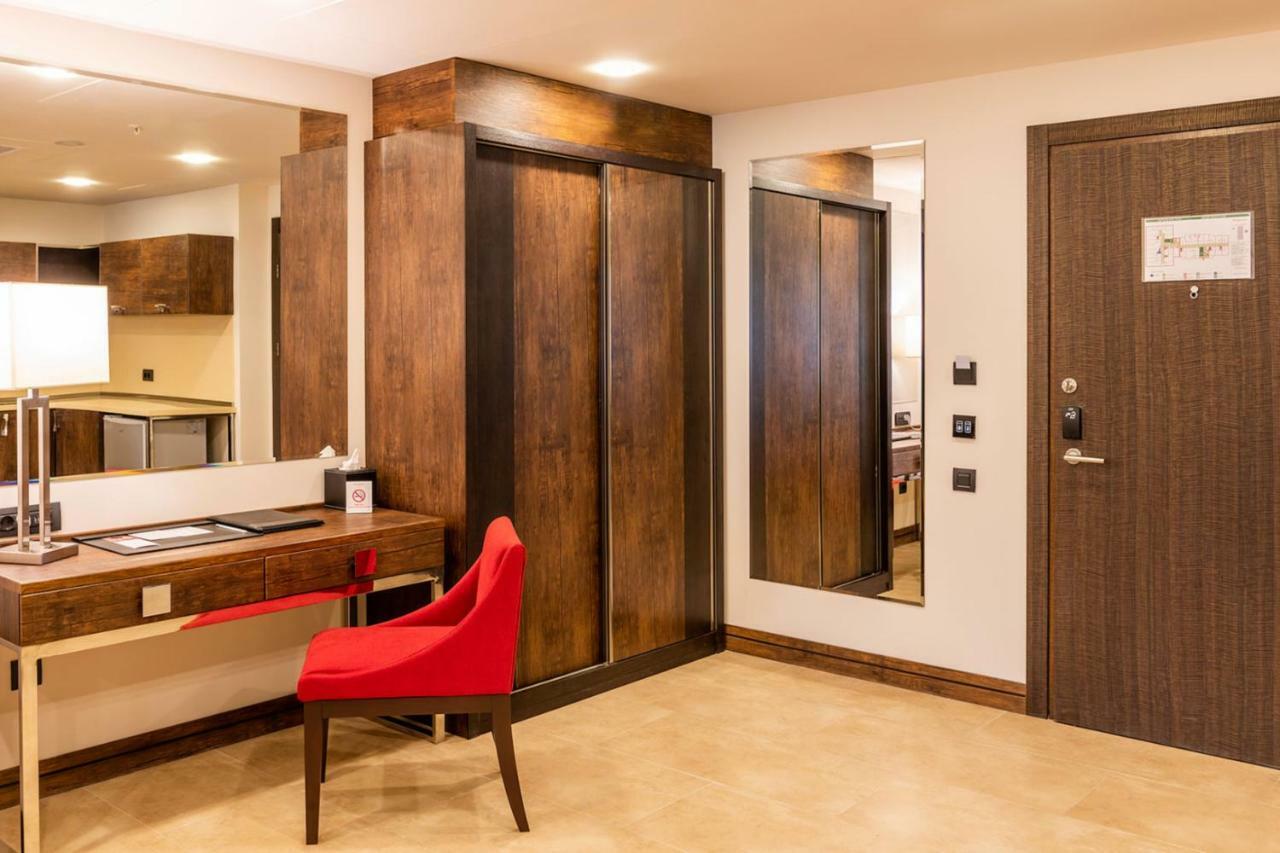 Ramada & By Wyndham Hotel