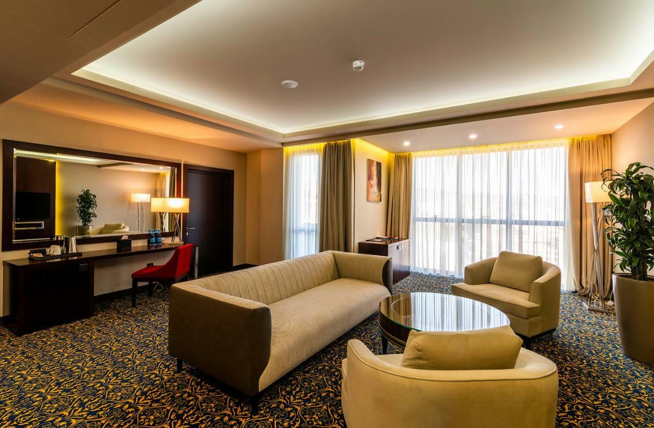 Ramada & By Wyndham Hotel