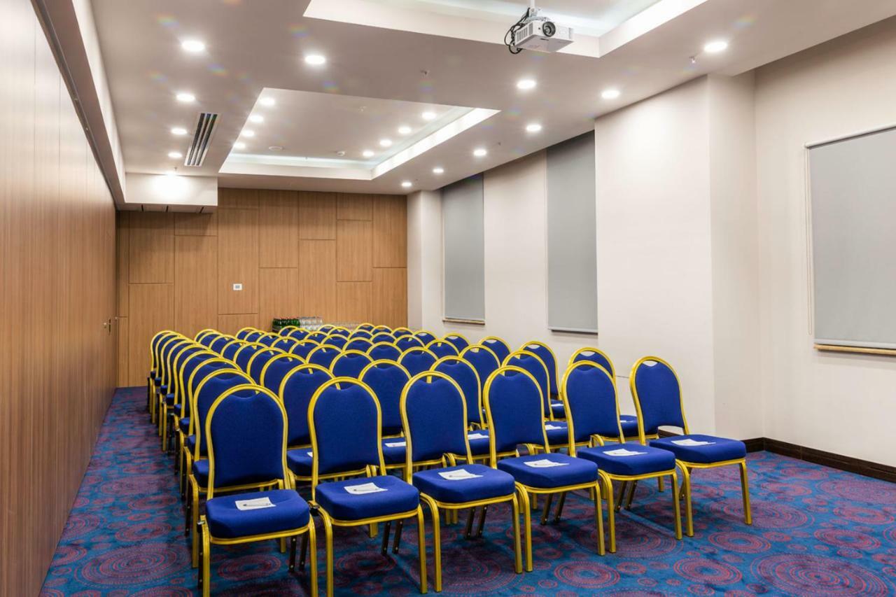 Ramada & By Wyndham 4* Erevan